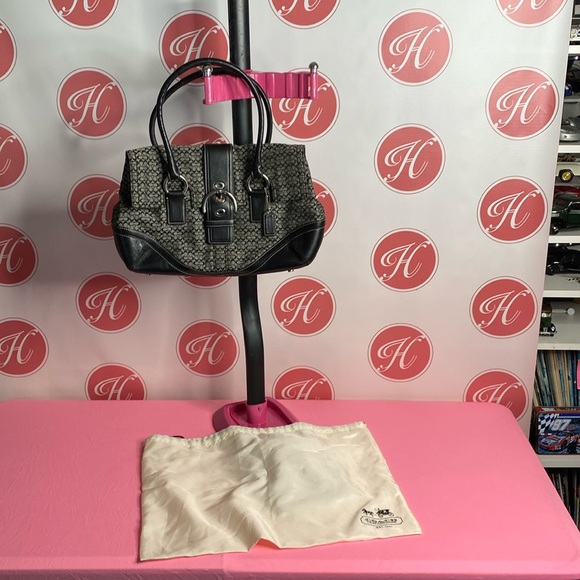 Coach - Picture 2 of 6